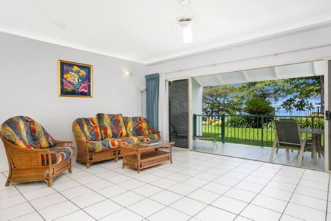 Absolute Beachfront Apartment - Accommodation in Bendigo 0