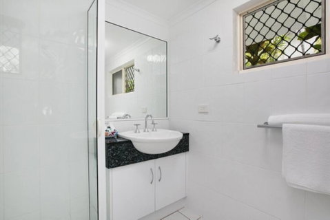 Absolute Beachfront Apartment - Accommodation in Bendigo 3