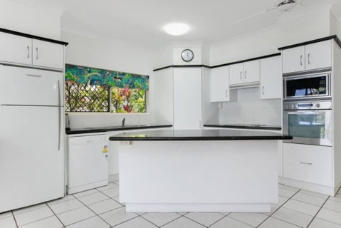 Absolute Beachfront Apartment - Accommodation in Bendigo 1