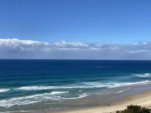 Absolute Beachfront Main Beach Gold Coast - Accommodation in Bendigo 0