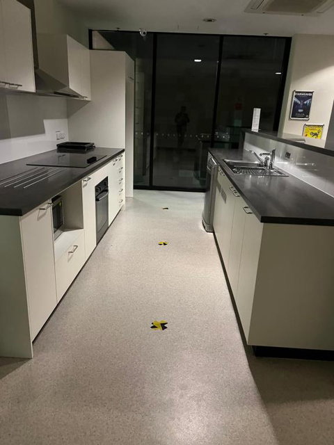 Adelaide City Vibe - Accommodation in Bendigo 4