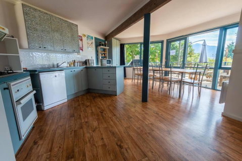 Alpzview Guesthouse - Accommodation in Bendigo 1