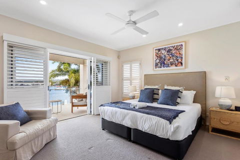 Amazing Canal House With Private Jetty, Gym & Pool - Accommodation in Bendigo 4