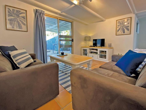 AMITY POINT WATERFRONT CABINS- TAMDHU - Accommodation in Bendigo 2