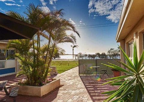 API Pelican Beach Front Apartments Kalbarri - Accommodation in Bendigo 0