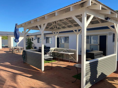 API Pelican Beach Front Apartments Kalbarri - Accommodation in Bendigo 4