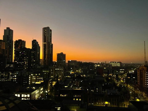 Awesome Melbourne Family Haven With Rooftop Pool - Accommodation in Bendigo 4