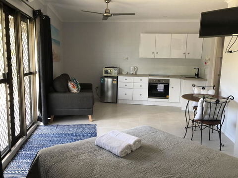 Whitsunday Waterfront Apartments - Accommodation in Bendigo 6