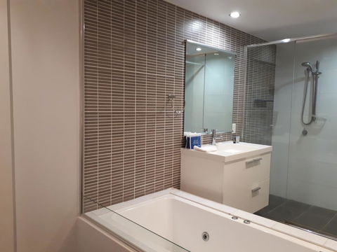 Hinchinbrook Holiday Apartments - Accommodation in Bendigo 5
