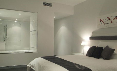 Hinchinbrook Holiday Apartments - Accommodation in Bendigo 7