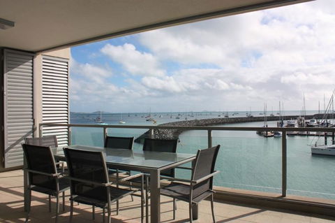 Private Seaview Apartment At Peninsula - Airlie Beach - Accommodation in Bendigo 3