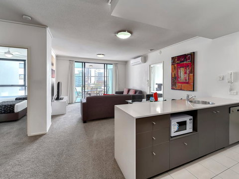 Flynn Brisbane - Accommodation in Bendigo 0