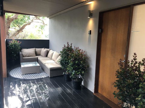 'Carinya' Coastal Cottage - Accommodation in Bendigo 2