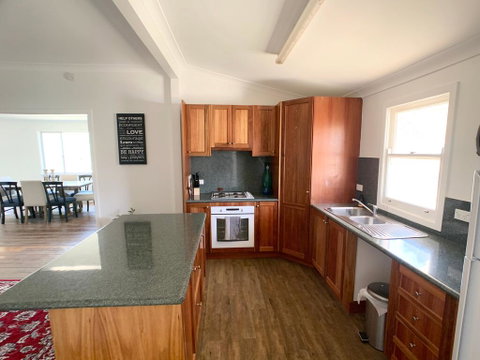 'The Wattles' - True Country Escape Near Wineries - Borenore - Accommodation in Bendigo 1