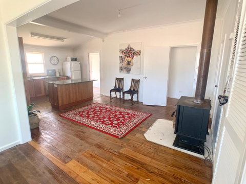 'The Wattles' - True Country Escape Near Wineries - Borenore - Accommodation in Bendigo 0