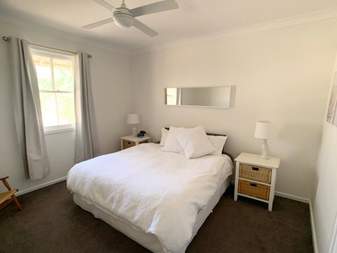 'The Wattles' - True Country Escape Near Wineries - Borenore - Accommodation in Bendigo 3