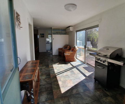 1 Spectrum Street, Rainbow Beach- Close To Shops And Main Beach - Accommodation in Bendigo 1