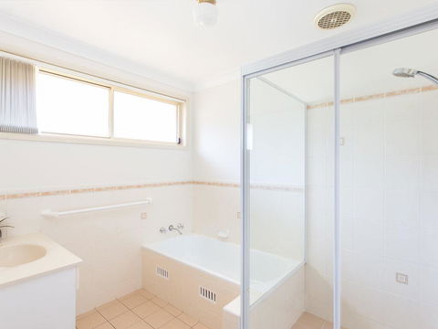1/4 Huntly Close - Accommodation in Bendigo 3