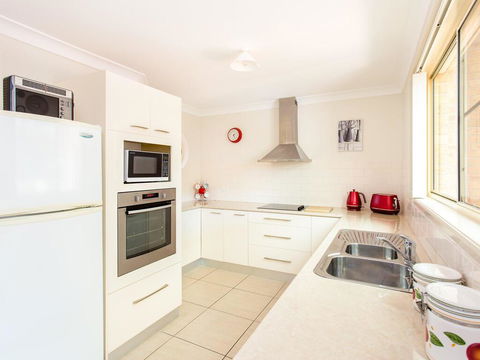 1/4 Huntly Close - Accommodation in Bendigo 1