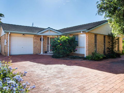 1/4 Huntly Close - Accommodation in Bendigo 0