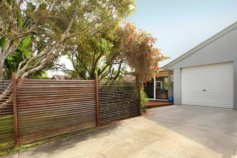 1/882 David Low Way Marcoola - 500 Bond, Linen Included, Pet Friendly - Accommodation in Bendigo 0