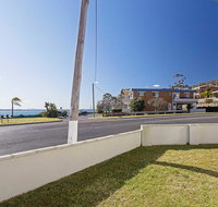 13 'Bayview Towers' 15 Victoria Parade - ground floor unit with magical water views - Accommodation in Bendigo