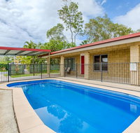 14 Double Island Drive - Rainbow Beach Large Holiday House with PoolPets Welcome Free Wi-Fi - Accommodation in Bendigo