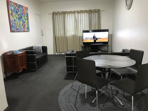 14 Elizabeth St - Accommodation in Bendigo 2