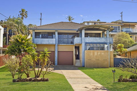 143 Matthew Flinders Drive, Port Macquarie - Accommodation in Bendigo 1