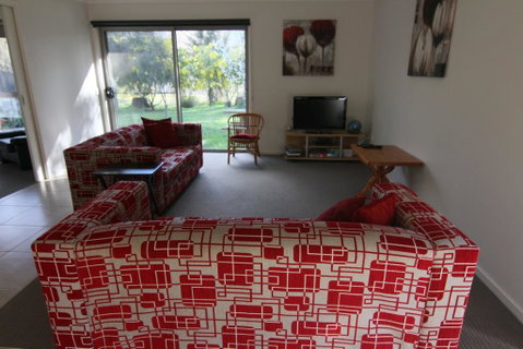 19 Georgian Court - Accommodation in Bendigo 2
