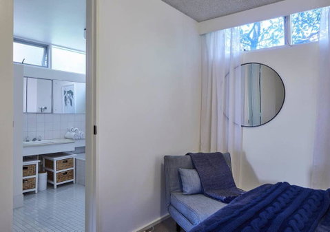 2 Bdrm South Yarra Apt With Balcony And Parking - Accommodation in Bendigo 1