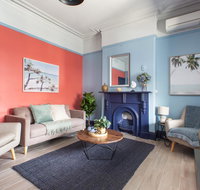 2-Bed Apartment Metres From Coogee Beach and Dining - Accommodation in Bendigo
