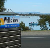 26 Wallis View - Opposite the Lake - 3 Bedroom Apartment - Sleeps 8 - Accommodation in Bendigo