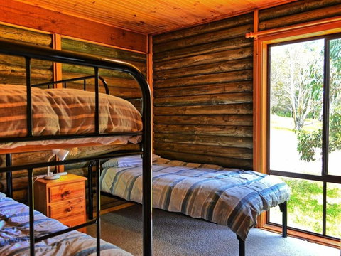 Cabin 3 - Snowy Accommodation - Accommodation in Bendigo 2