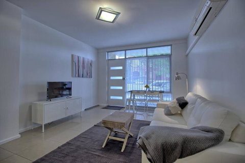 Calvary Corner - Contemporary 2 Bdrm North Adelaide - Accommodation in Bendigo 1