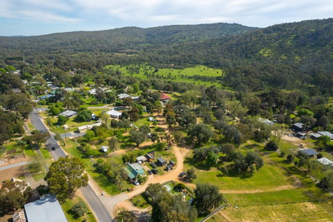Camp Crusty Eldorado - Accommodation in Bendigo 4