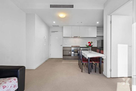 CBD Apt On 48 Floor With City And Harbour Views - Accommodation in Bendigo 3