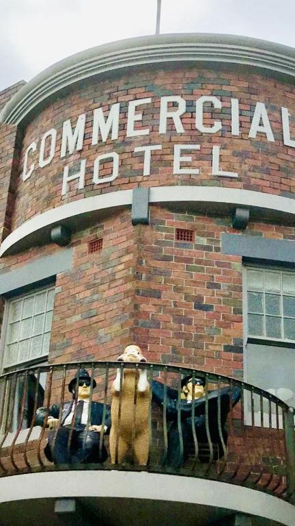 COMMERCIAL HOTEL KANIVA - Accommodation in Bendigo 3