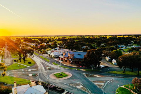 COMMERCIAL HOTEL KANIVA - Accommodation in Bendigo 2