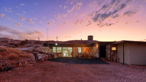 Desert Hideaway - Underground Living - White Cliffs - Accommodation in Bendigo 1