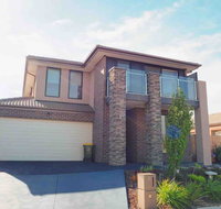 4 Bed 2 And A Half Bath Luxury Villa in Point Cook - Accommodation in Bendigo