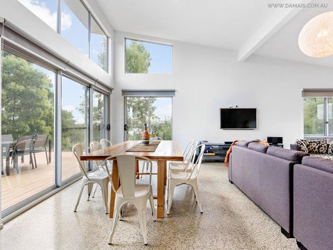 4 King Or 8 Single Beds WiFi, Netflix, Pet Friendly - Accommodation in Bendigo 3