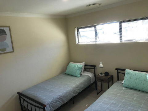 4x3 Townhouse In Rivervale - Accommodation in Bendigo 2