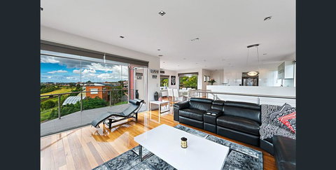 5 Star Gowanbrae Views - Accommodation in Bendigo 2