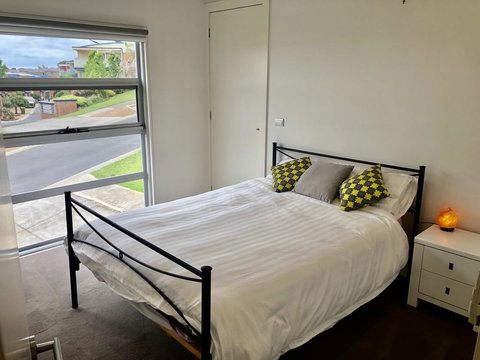 5 Star Gowanbrae Views - Accommodation in Bendigo 0