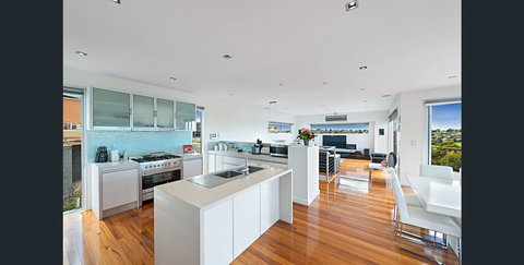 5 Star Gowanbrae Views - Accommodation in Bendigo 1