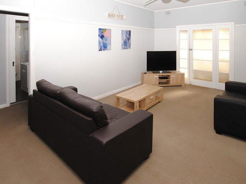 59 Wharf Street Opposite Bowling Club - Accommodation in Bendigo 2