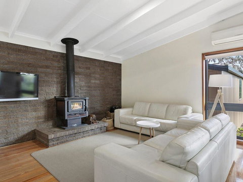 62 BINGLEY PARADE RIVERSEA HOUSE - Accommodation in Bendigo 2