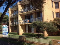 7 Flynn's Beach Apartment