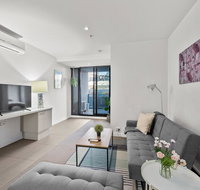 A Bright  Airy CBD Apt Next to Southern Cross - Accommodation in Bendigo